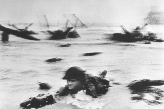 The face in the surf (Robert Capa)
